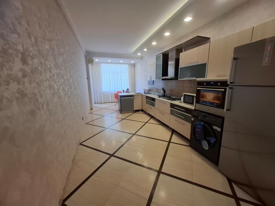 İcarəyə verilir 3 otaqlı yeni tikili 170 m² — Mənzil, Bakı (3)
