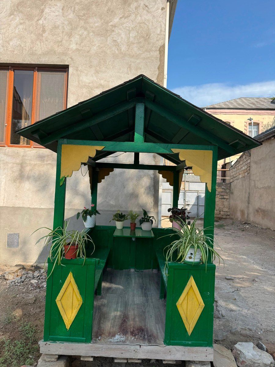 Uşaqlar üçün söhbətgah — Dacha və bağ, Bakı (2)