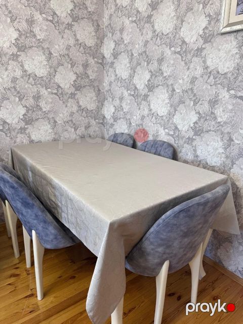 Masa və oturacaqlar — Bakı