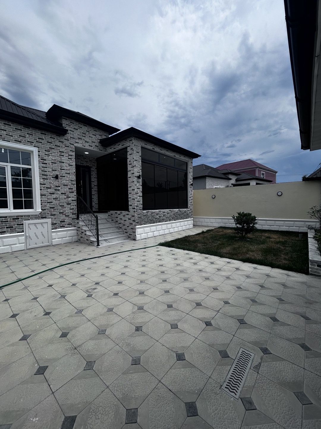 Satılır 4 otaqlı həyət evi/bağ evi 150 m² — Ev, villa, Bakı (2)