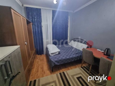 İcarəyə verilir 3 otaqlı köhnə tikili 200 m²