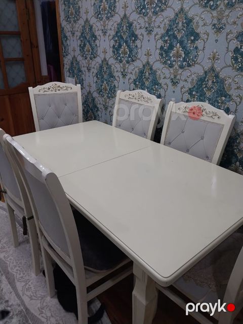 Açılan Masa dəsti. Satılır 250 azn. 6 stullu. Ünvan Xırdalan. (SəmaG) — Digah