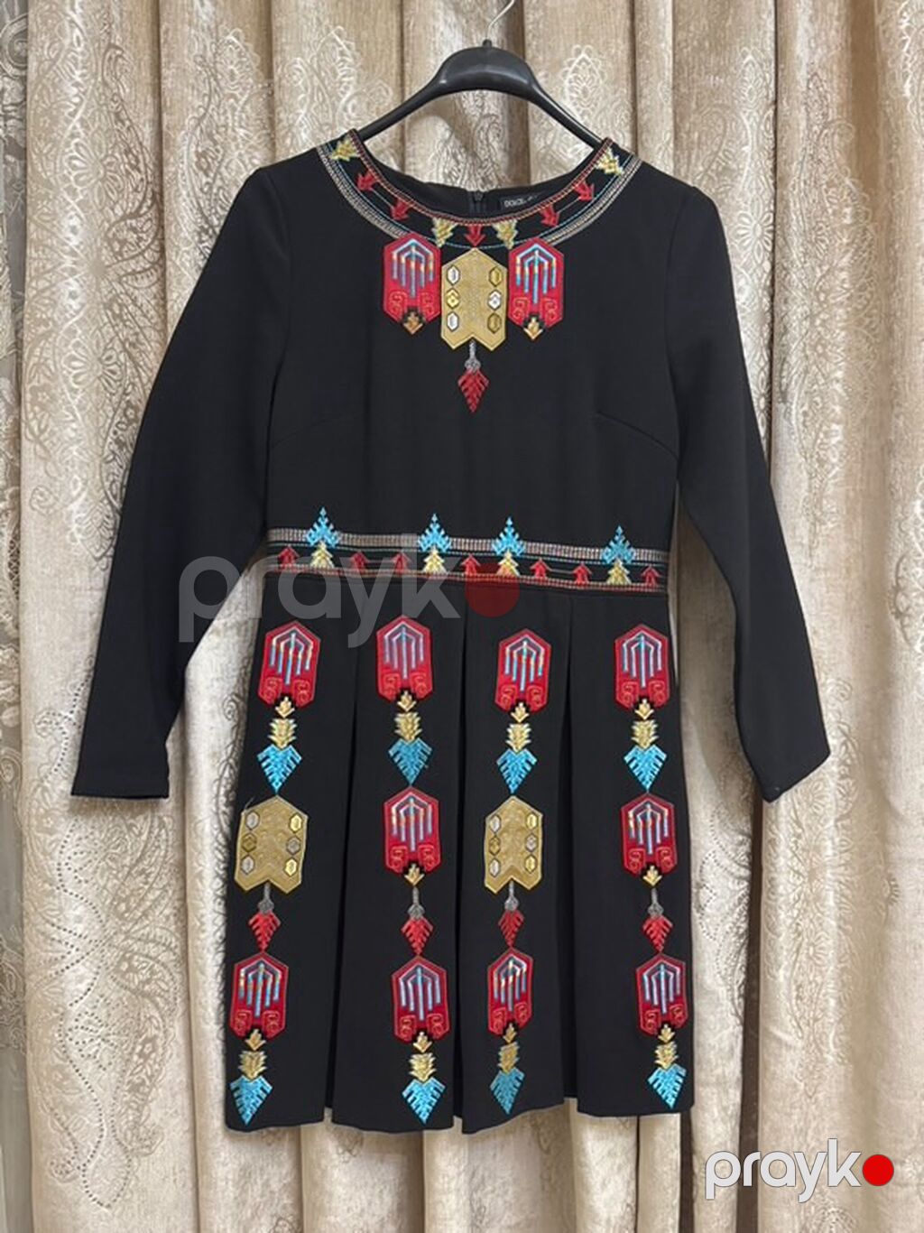 Qara rəngli nakışlı Dolce Gabbana don - Rəng: dərin qara - Üst hissə — Axşam paltarları, Ceyranbatan