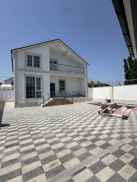 Satılır 4 otaqlı həyət evi/bağ evi 200 m² — Bakı