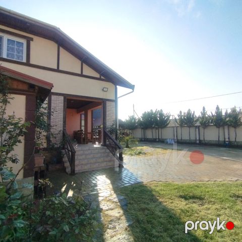 Satılır 5 otaqlı həyət evi/bağ evi 200 m² — Bakı