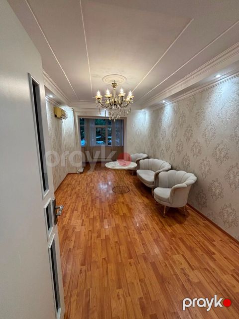 Satılır 2 otaqlı köhnə tikili 60 m² — Bakı