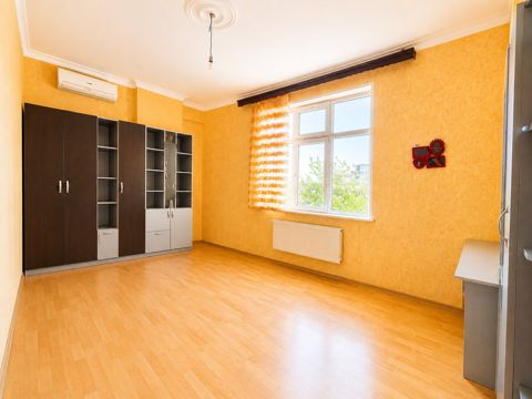 Satılır 3 otaqlı yeni tikili 150 m² — Bakı