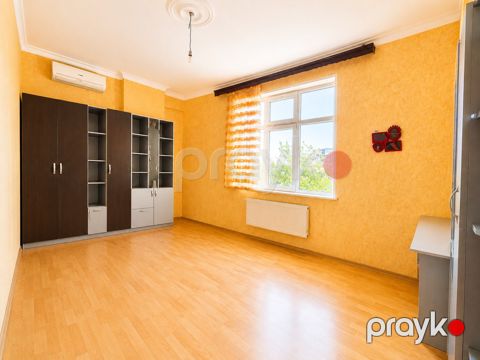 Satılır 3 otaqlı yeni tikili 150 m²