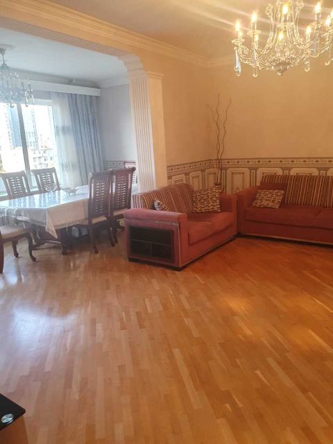 Satılır 5 otaqlı köhnə tikili 120 m² — Bakı