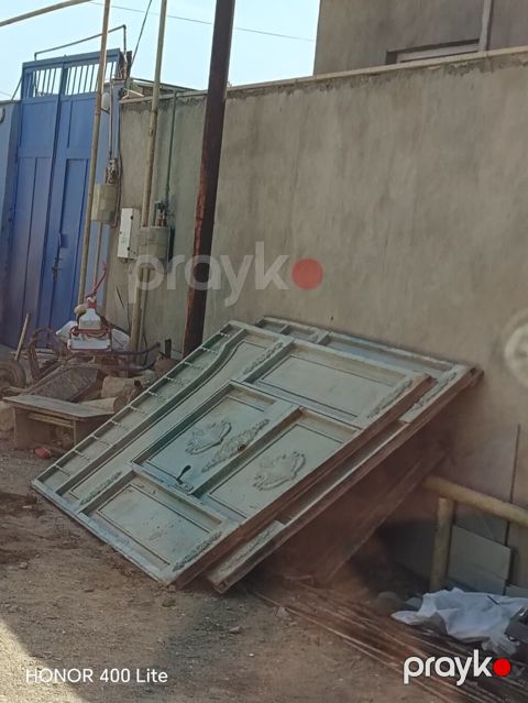 Darvaza satilir Ela veziyyetdedir Qiymet 400 azn olcu eni 3.50 — Digah
