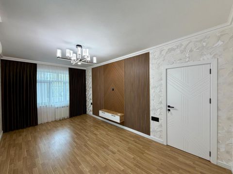 Satılır 2 otaqlı köhnə tikili 65 m² — Bakı