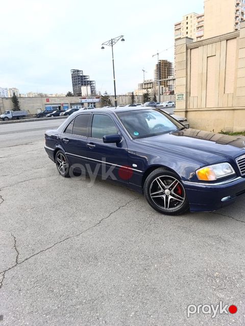 Mercedes-Benz C240 sedan - Kuzov: 4 qapılı sedan, tünd mavi rəng