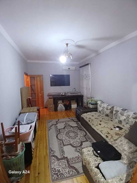 Satılır 2 otaqlı köhnə tikili 52 m² — Bakı