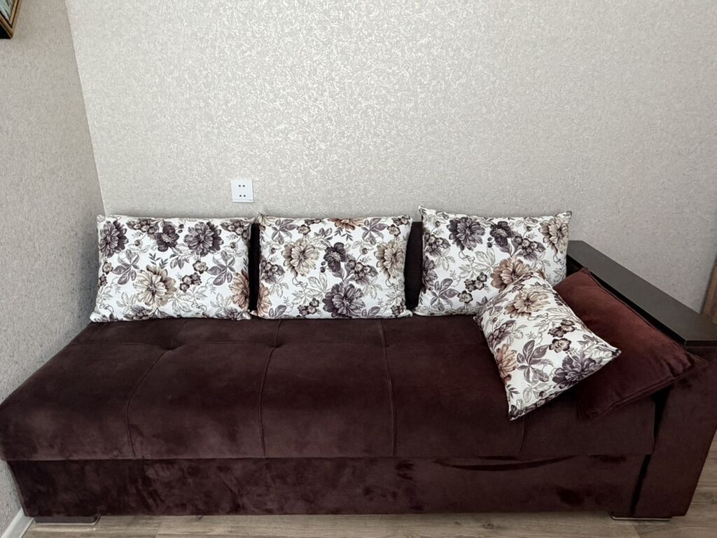 Qəhvəyi rəngdə kompakt divan-krevet Uzunu 1.50 bir qolludur unvan — Divanlər, Mehdiabad (2)