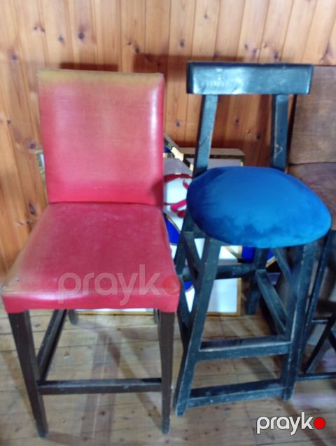 Bar taburetləri dəsti - Model: iki fərqli oturacaqdan ibarət — Qobu