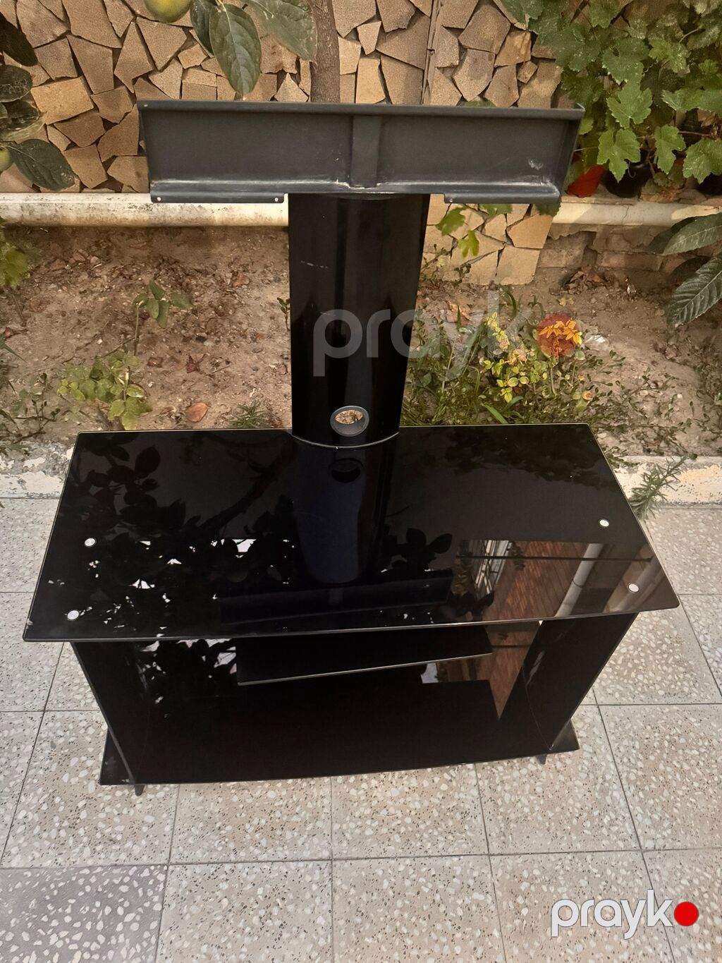 Şüşə TV stendi və asqı sistemi - Rəng: parlaq qara - Material: qalın — Televizor altlıqları və standlar, Bakı (2)