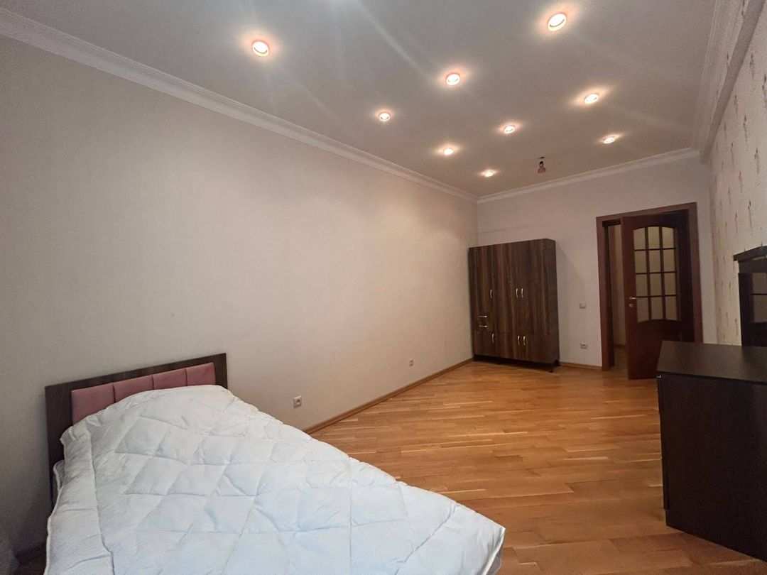 İcarəyə verilir 4 otaqlı yeni tikili 210 m² — Mənzil, Bakı (8)