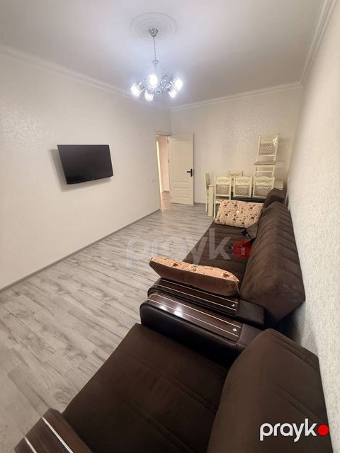 İcarəyə verilir 3 otaqlı köhnə tikili 80 m²