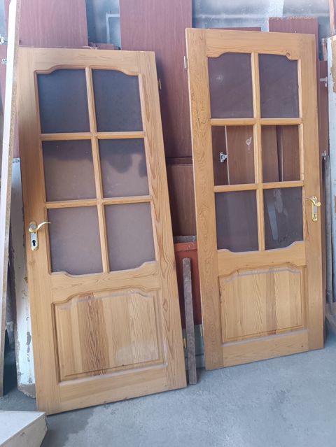 Şüşəli taxta qapılar (2 ədəd) - Material: təbii ağac, dekorativ kənar — Digah