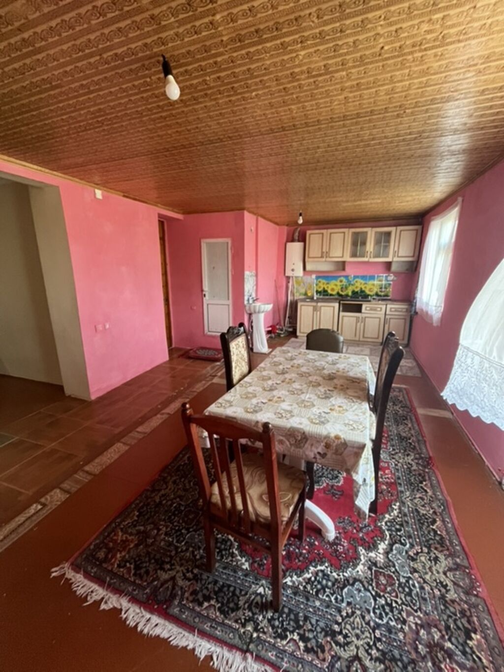 Geniş və işıqlı otaq icarəyə verilir. Xüsusiyyətlər: - Böyük — Mənzil, Astara (7)