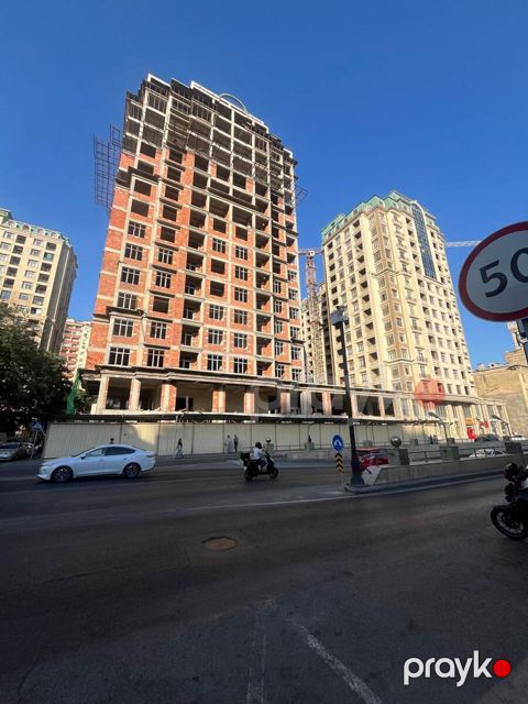 Satılır 3 otaqlı yeni tikili 130 m²
