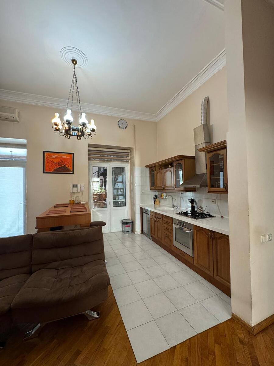 Satılır 4 otaqlı köhnə tikili 210 m² — Mənzil, Bakı (8)