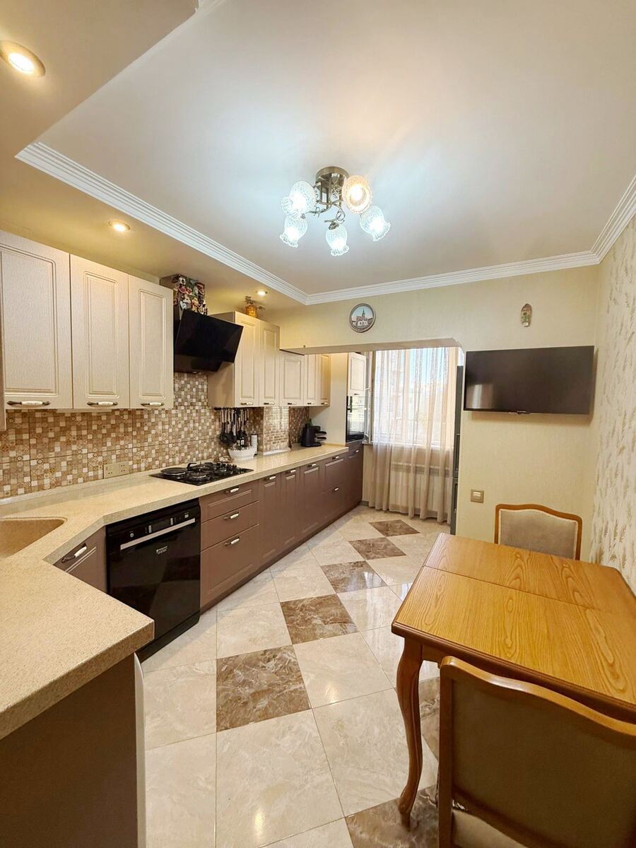 İcarəyə verilir 3 otaqlı köhnə tikili 92 m² — Mənzil, Bakı (11)
