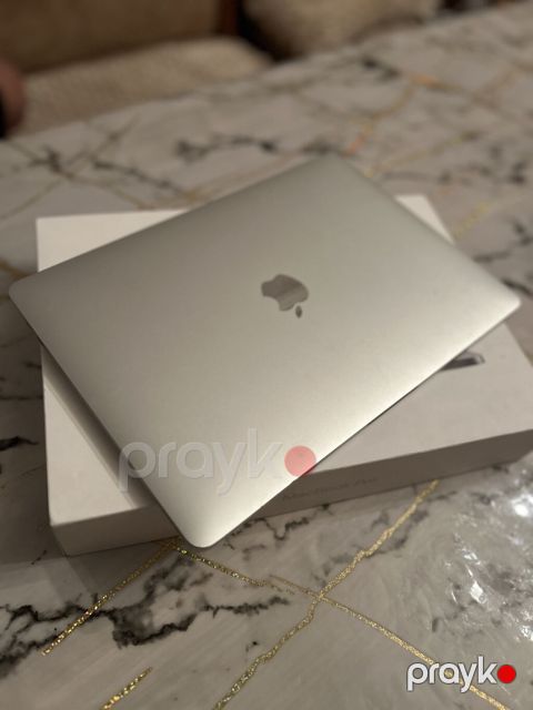 Apple MacBook Pro (13") - Korpus: Gümüş rəng, yüngül alüminium