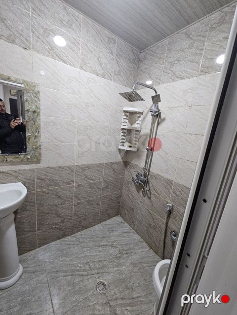 Kirayə üçün 2 otaqlı mənzil - Plan: ayrıca yataq otağı və geniş qonaq