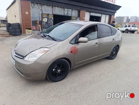 Toyota Prius icarəsi — Bakı