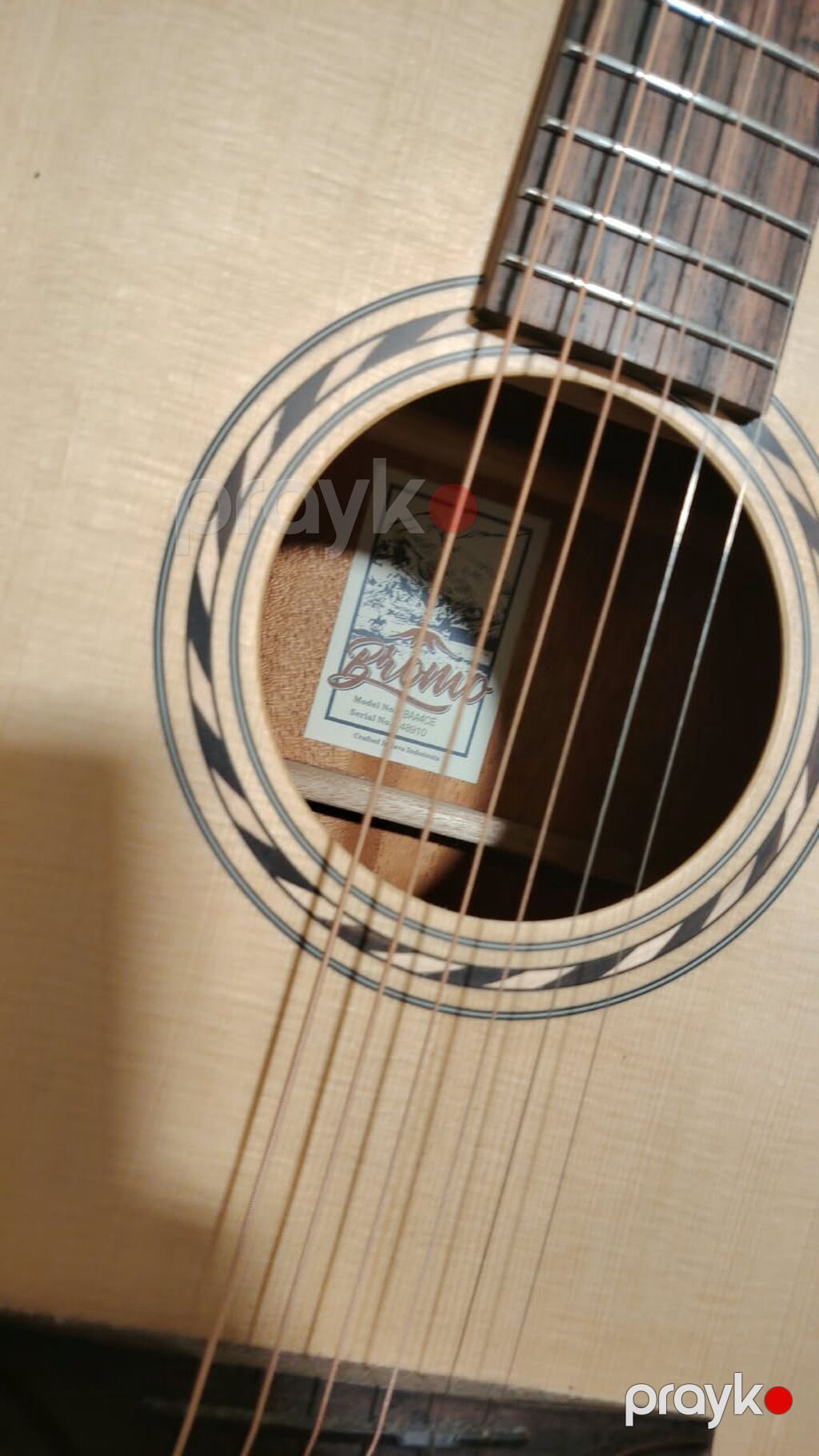 Yep yenidir bir defe bele işledilmeyib Akkustik gitara – Bromo — Gitarlar və digər simli alətlər, Bakı