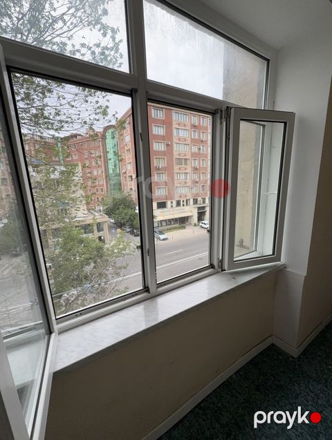 Satılır 2 otaqlı köhnə tikili 59 m²