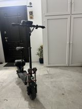 Elektrik Skuter – güclü və komfortlu şəhər nəqliyyatı - Güclü ön — Скутеры