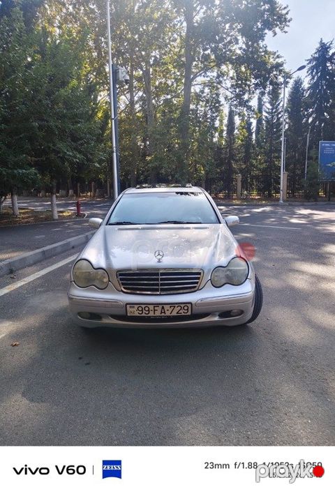 Mercedes C 240, 2.6 L, 2001 il, 150 000 km