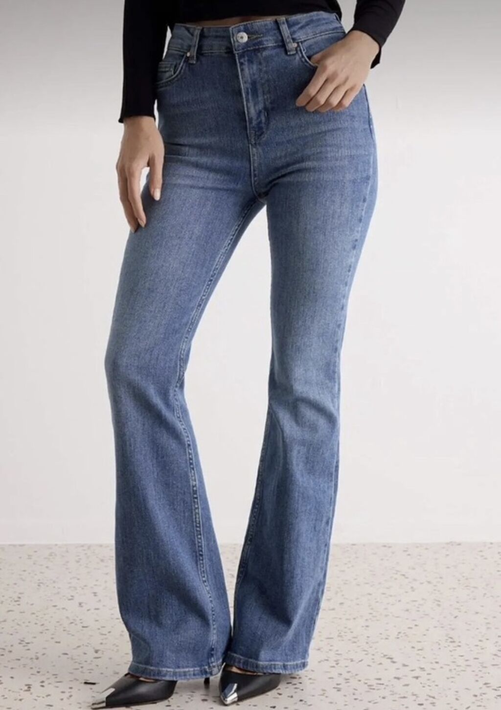 Qadınlar üçün klassik mavi jeans – straight/flared kəsim — Jinslər, Xırdalan (4)