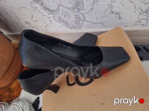 Şıq və universal qara ayaqqabı axtaranlar üçün uyğun seçimdir; həm — Digah