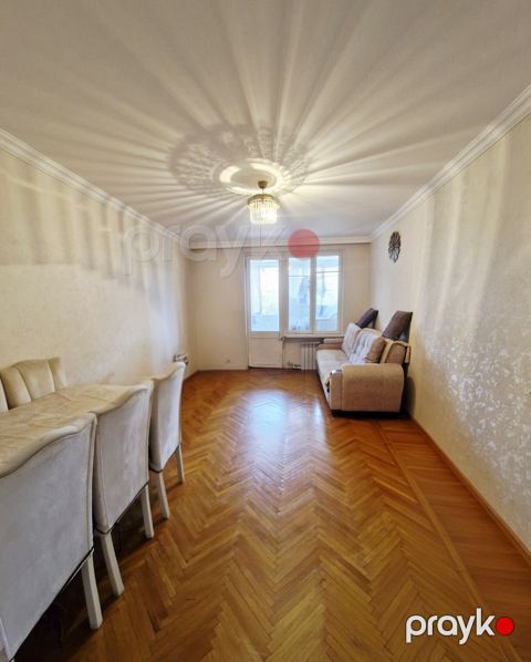 Satılır 2 otaqlı köhnə tikili 50 m²