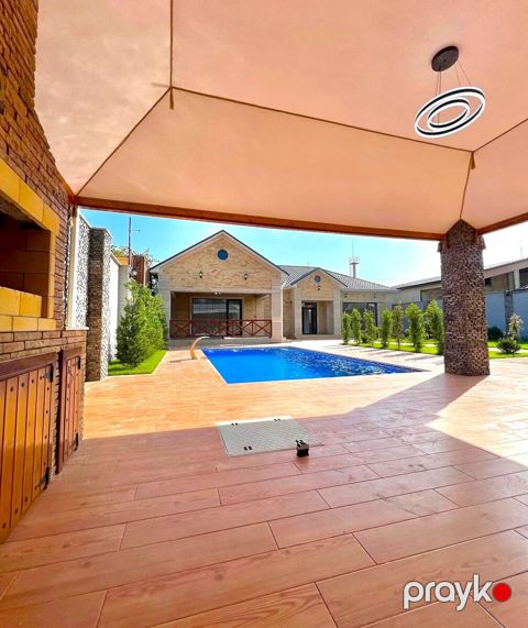 Satılır 4 otaqlı həyət evi/bağ evi 200 m² — Bakı