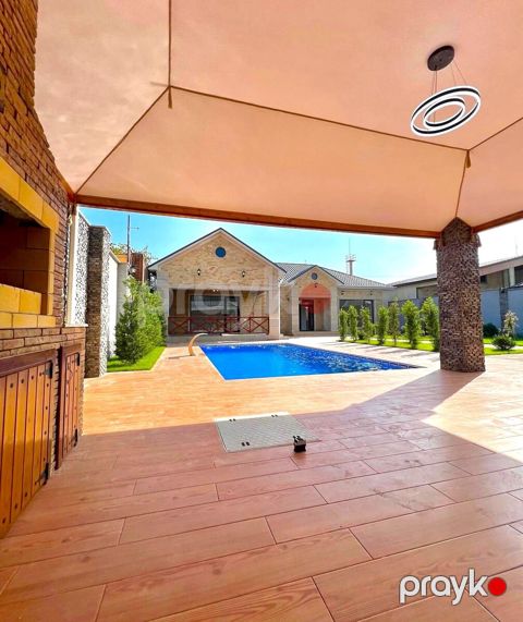 Satılır 4 otaqlı həyət evi/bağ evi 200 m² — Bakı