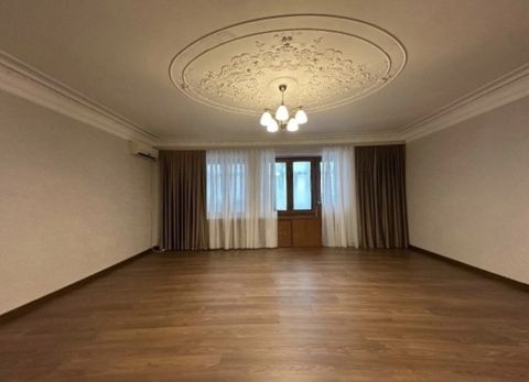 Satılır 3 otaqlı köhnə tikili 100 m² — Bakı