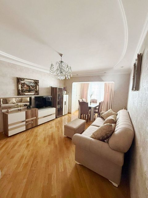 İcarəyə verilir 3 otaqlı köhnə tikili 92 m² — Bakı