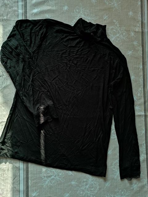 Qadın bluzası – Norina, 3XL - Rəng: qara - Model: uzunqol, balıqçı — Bakı