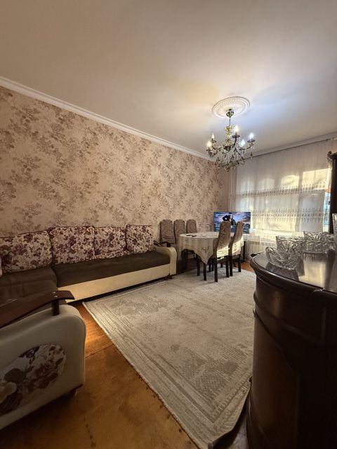 Satılır 3 otaqlı köhnə tikili 85 m² — Bakı