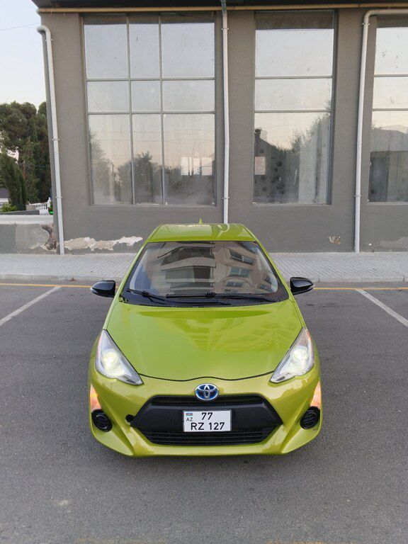 Toyota Prius C, 1.5 L, 6.5 kWh, 2015 il, 300 000 km — Avtomobillər, Xaçmaz