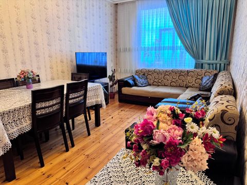 Satılır 4 otaqlı köhnə tikili 100 m² — Bakı
