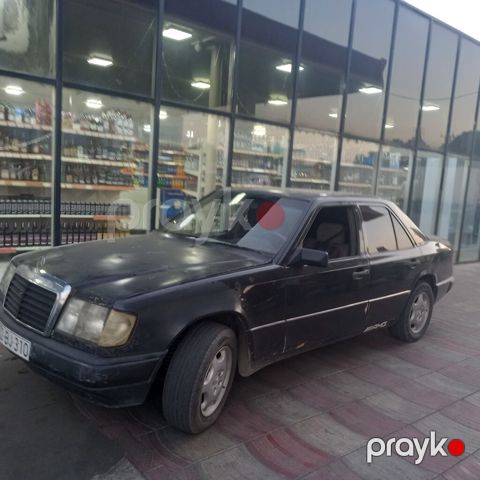 Mercedes-Benz W124: 2.5 l 1988 il Sedan