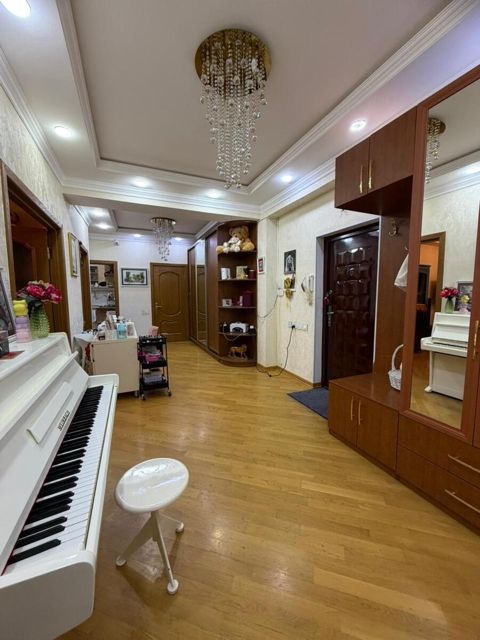 Satılır 3 otaqlı yeni tikili 120 m² — Bakı