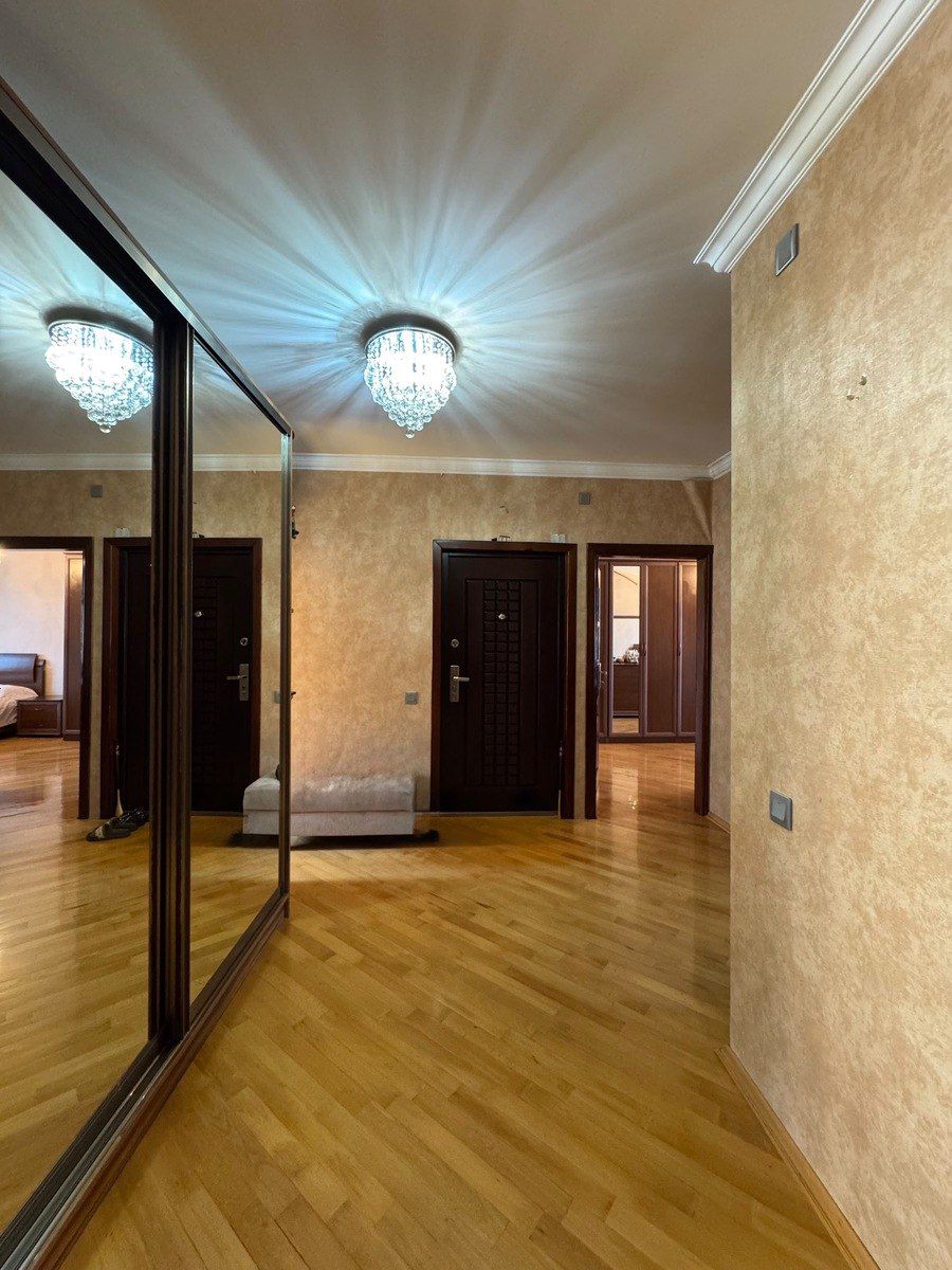 Satılır 4 otaqlı köhnə tikili 100 m² — Mənzil, Bakı (8)