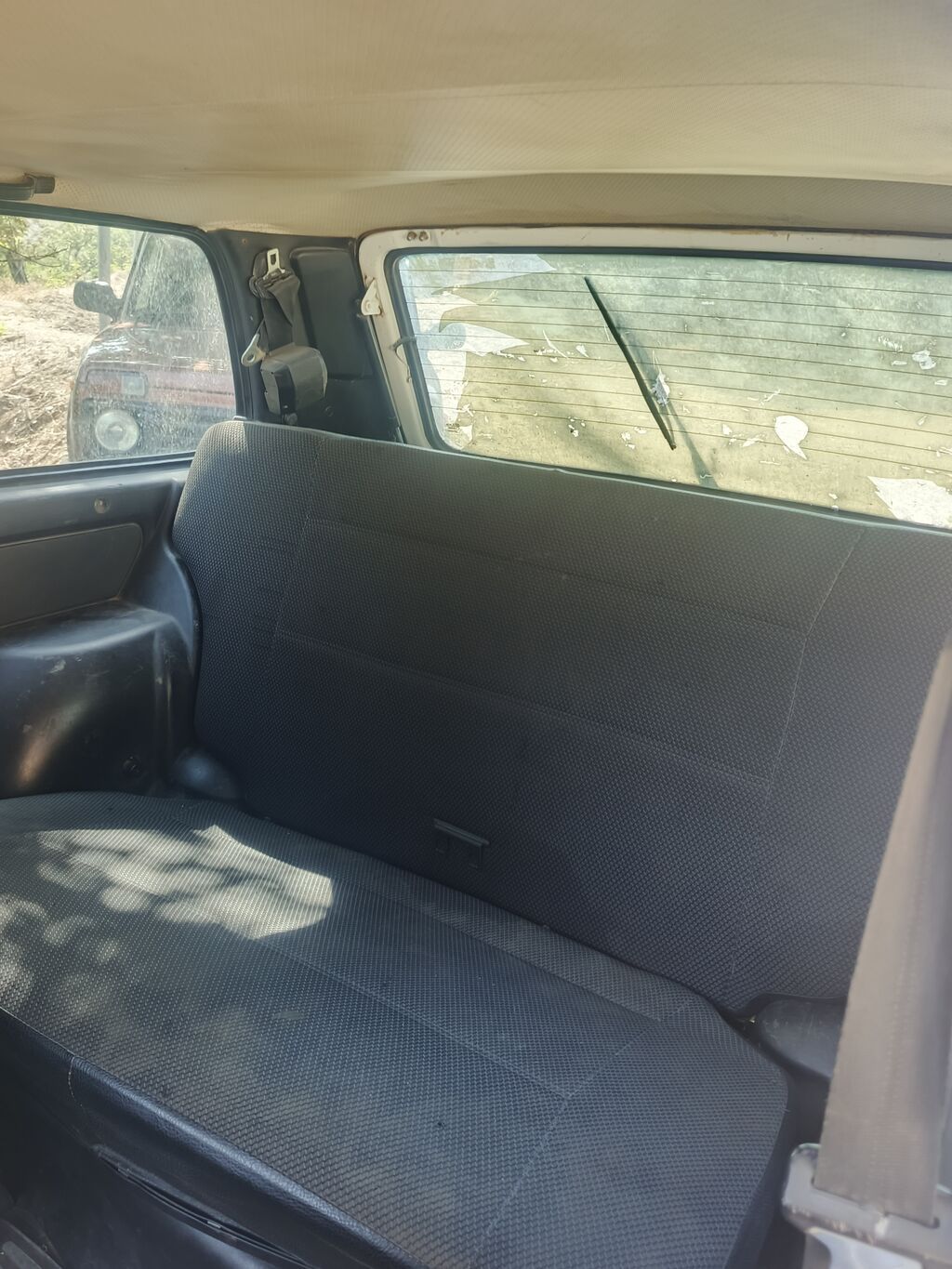 Lada Niva (VAZ 2121/21214 seriyası) 3 qapı, ağ rəng, tam ötürücülü — Avtomobillər, Digah (2)