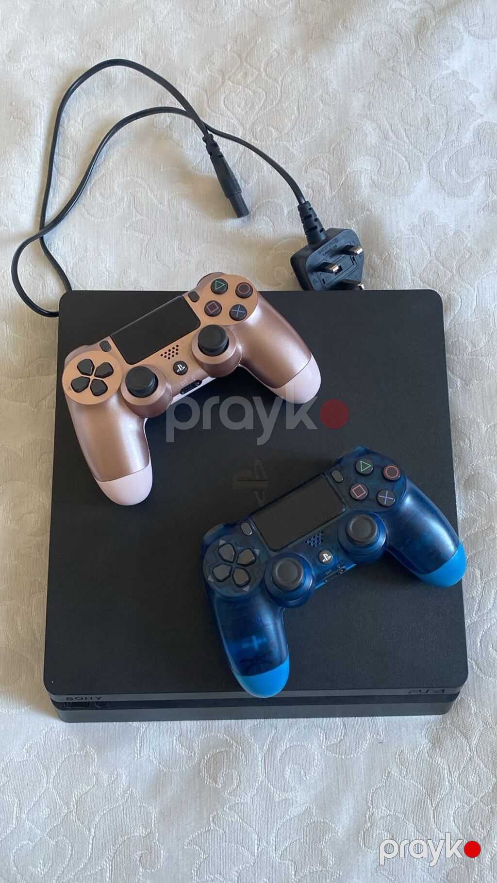 PlayStation 4 Slim oyun konsolu dəsti - Şəkillərdə göstərilənlər dəstə — Oyun konsolları, Bakı